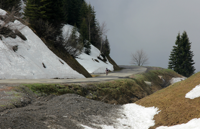 Cyclist near the top of the Col de Joux Plane