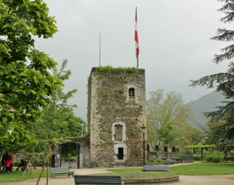 Saracen Tower, Conflans