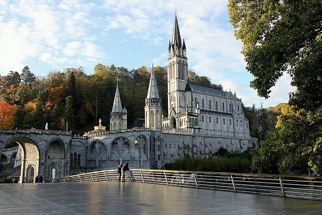 Lourdes Basilica of the Immaculate Conception & Notre-Dame-du-Rosaire