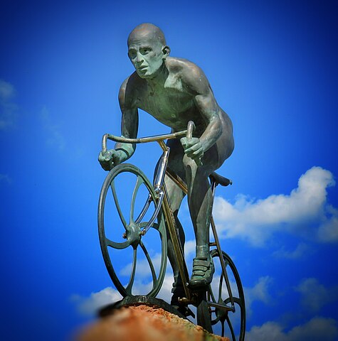 Statue of Marco Pantani