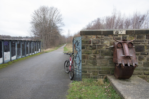 Sculpture on Spen Valley Greenway