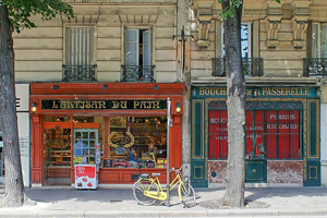 Bicycle in front of a bakery in Paris