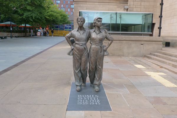 Women of Steel statue outside Sheffield City Hall