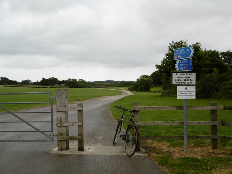 Sign to Spofforth from Showground Greenway