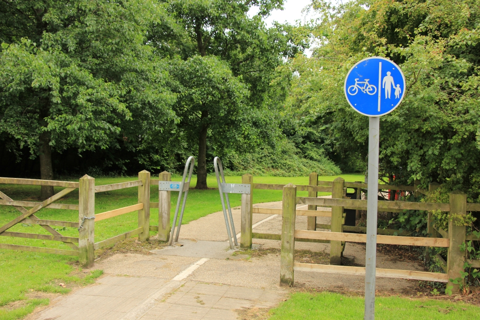 Entrance to Stonefall Park from Hookstone Chase
