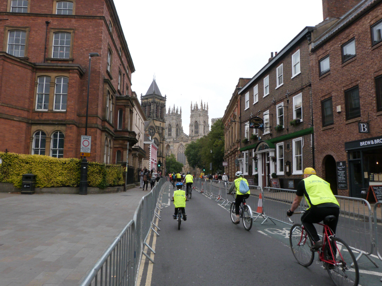 Closed road cycling in York