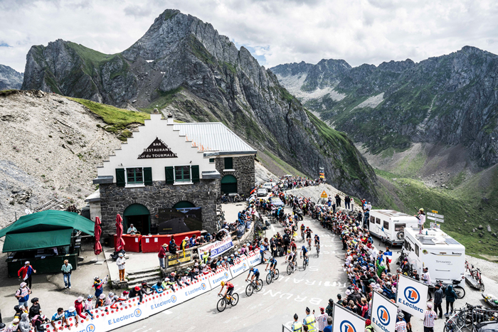 Riders on the Tourmalet on Stage 14, by ASO/Charly Lopez