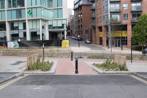 Modal filter where Silver Street Head meets Tenter Street