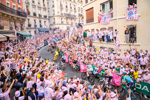Close Finish on Stage 21 Stage 21 TDF 2026 at Montmartre, by ASO/Charly Lopez